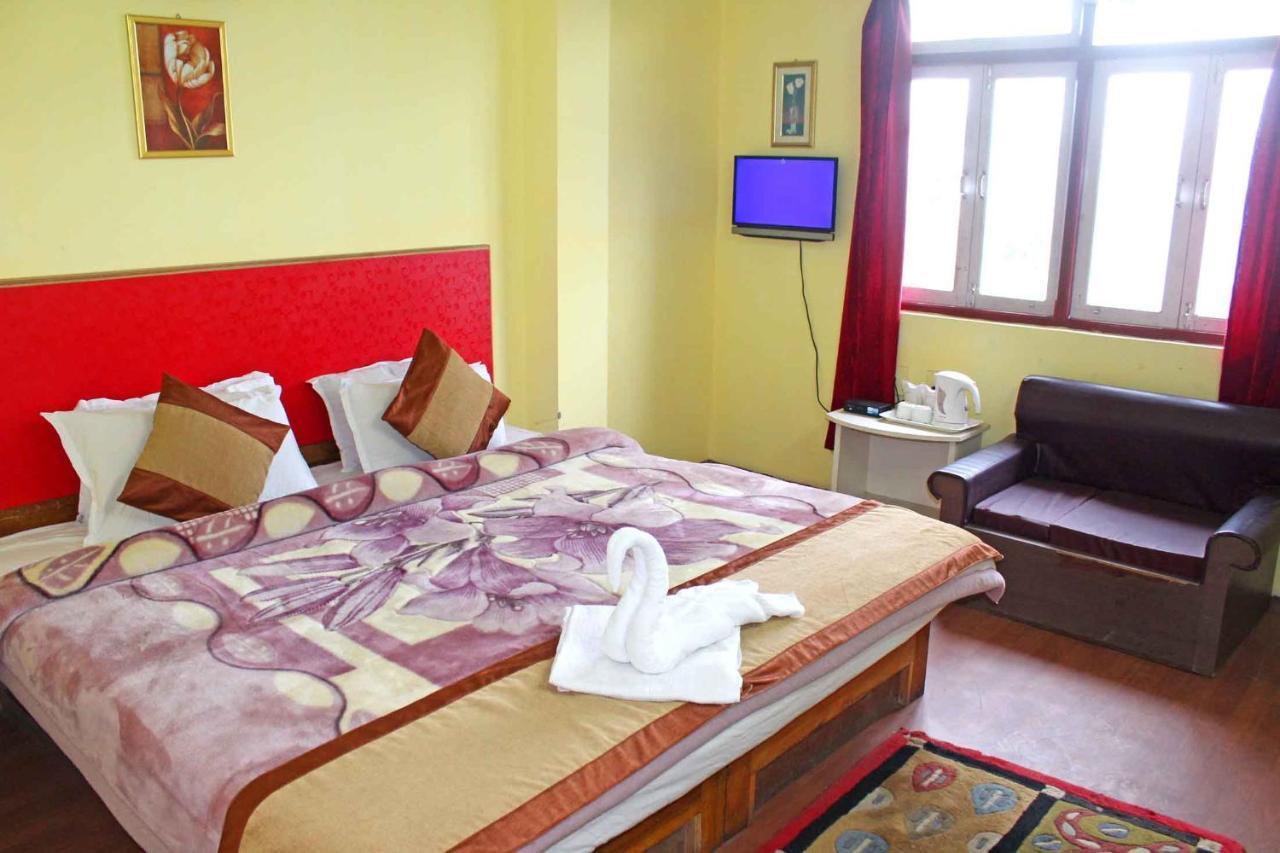 Norling Retreat Hotel Пелинг Екстериор снимка
