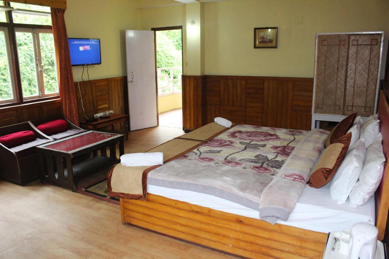 Norling Retreat Hotel Пелинг Екстериор снимка