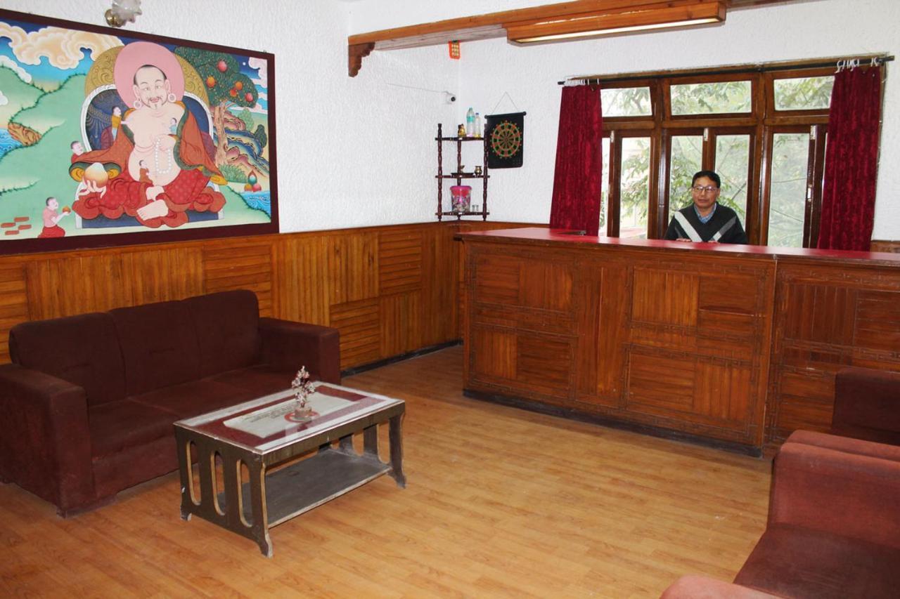Norling Retreat Hotel Пелинг Екстериор снимка
