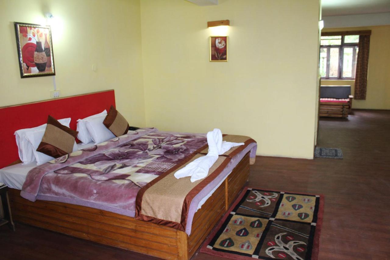 Norling Retreat Hotel Пелинг Екстериор снимка