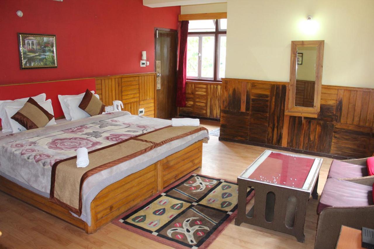 Norling Retreat Hotel Пелинг Екстериор снимка