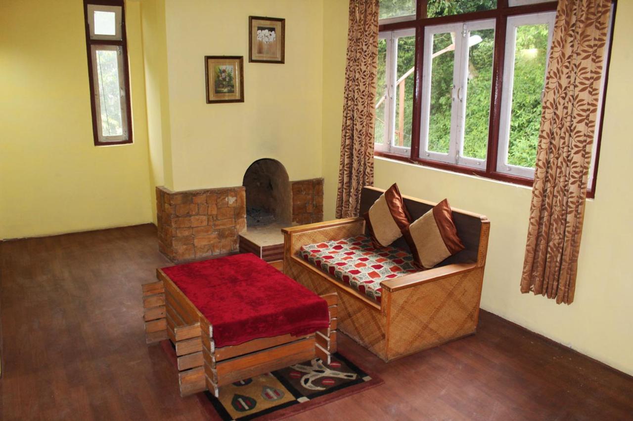 Norling Retreat Hotel Пелинг Екстериор снимка