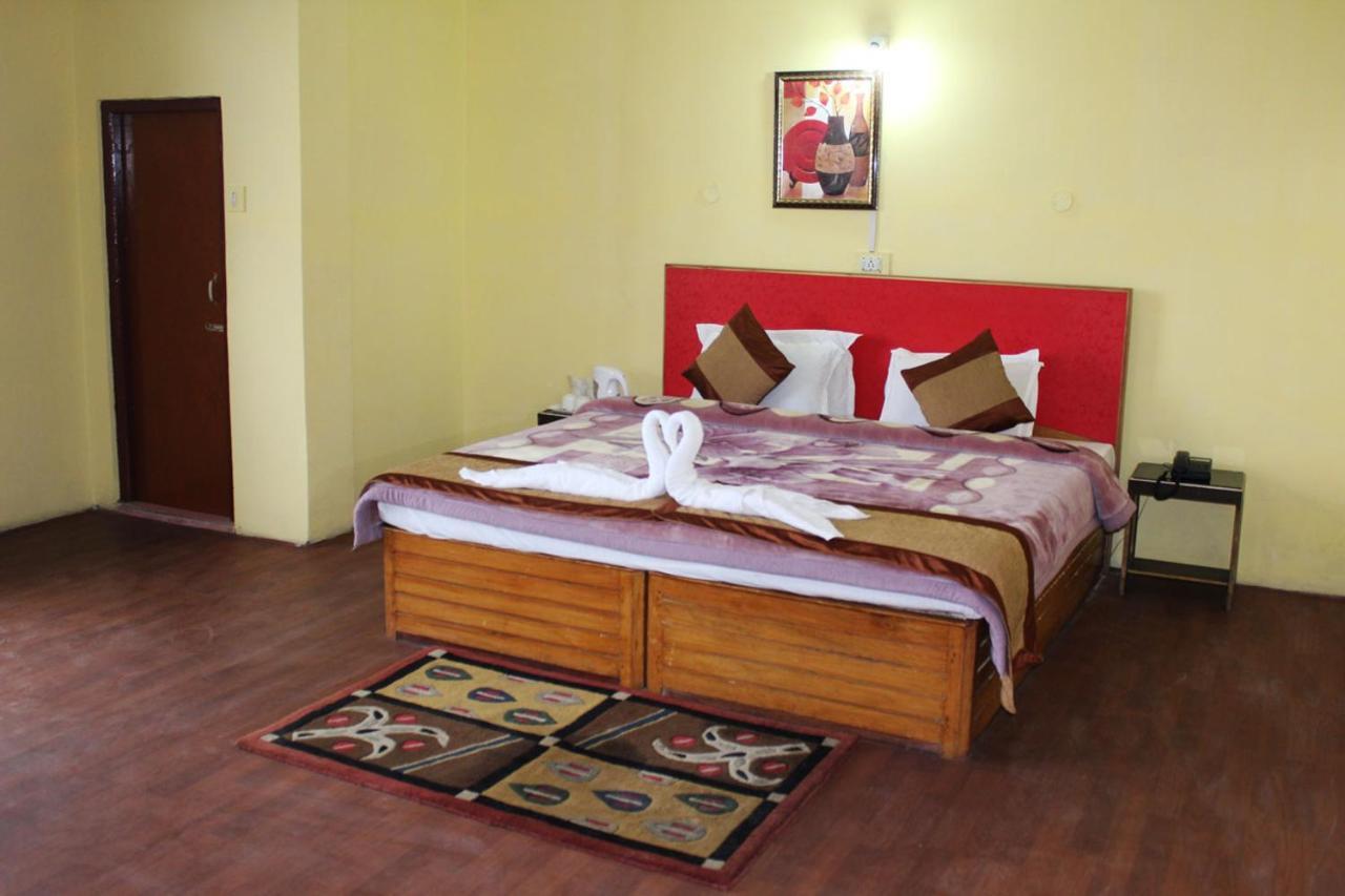 Norling Retreat Hotel Пелинг Екстериор снимка